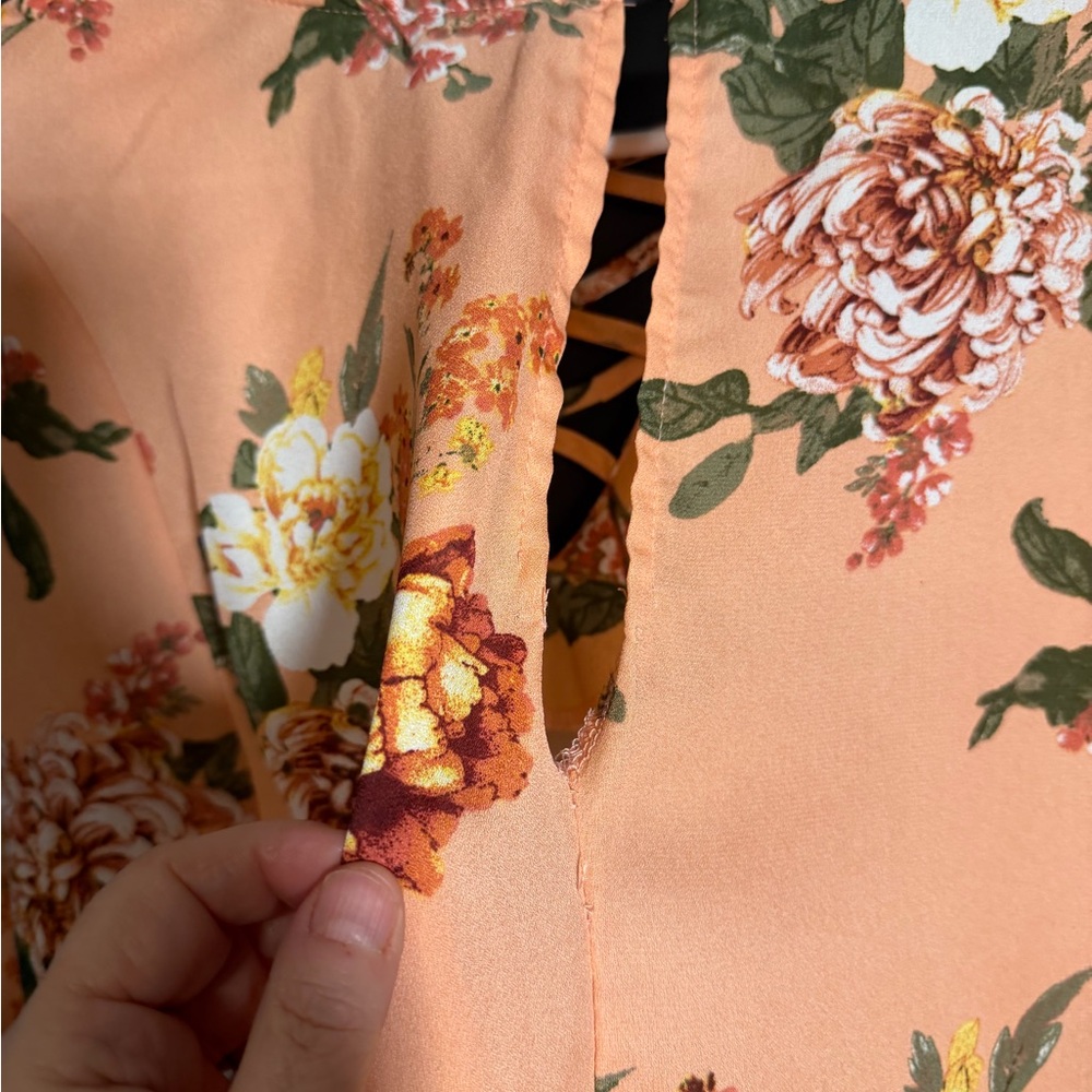 Rue 21 Floral Blouse. - Picture 7 of 7